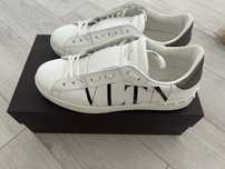 Adidași Valentino