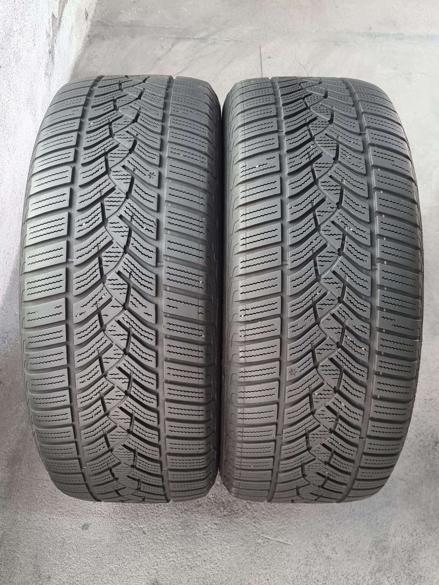 225/50/17 Goodyear 2Броя: 130лв 6мм Run on flat