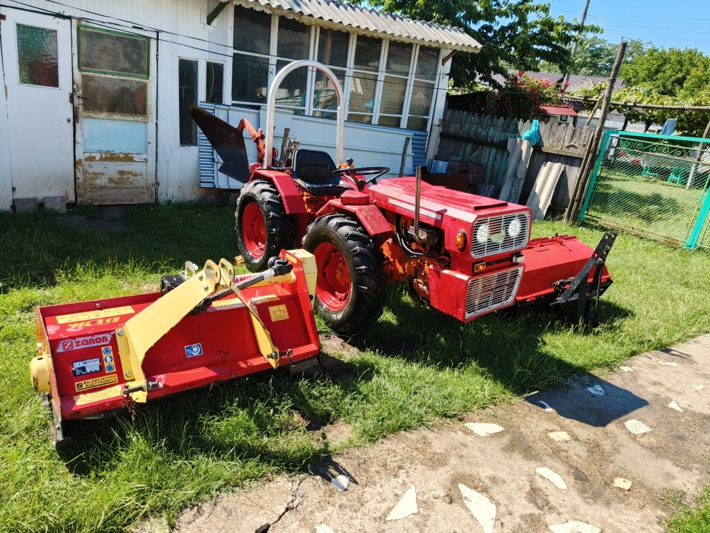 Tractoraș (dotat cu freze si plug)