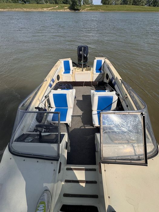 Vanda barca Glastron + motor Mercury 115 cai optimax