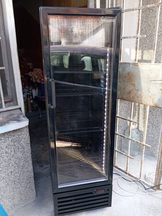 Хладилна витрина