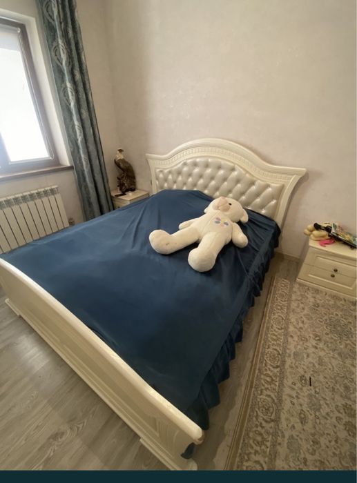 продам кровать с 2 тумбочками. состояние хорошее производство россия