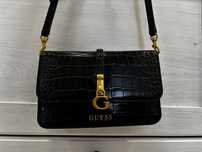 Дамска чанта Guess