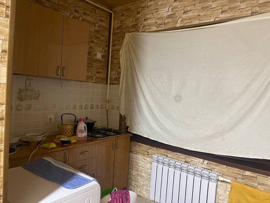 Ижарага 1/1/4 массив Феруза 1 комнатная срочно в аренду 1 хонали