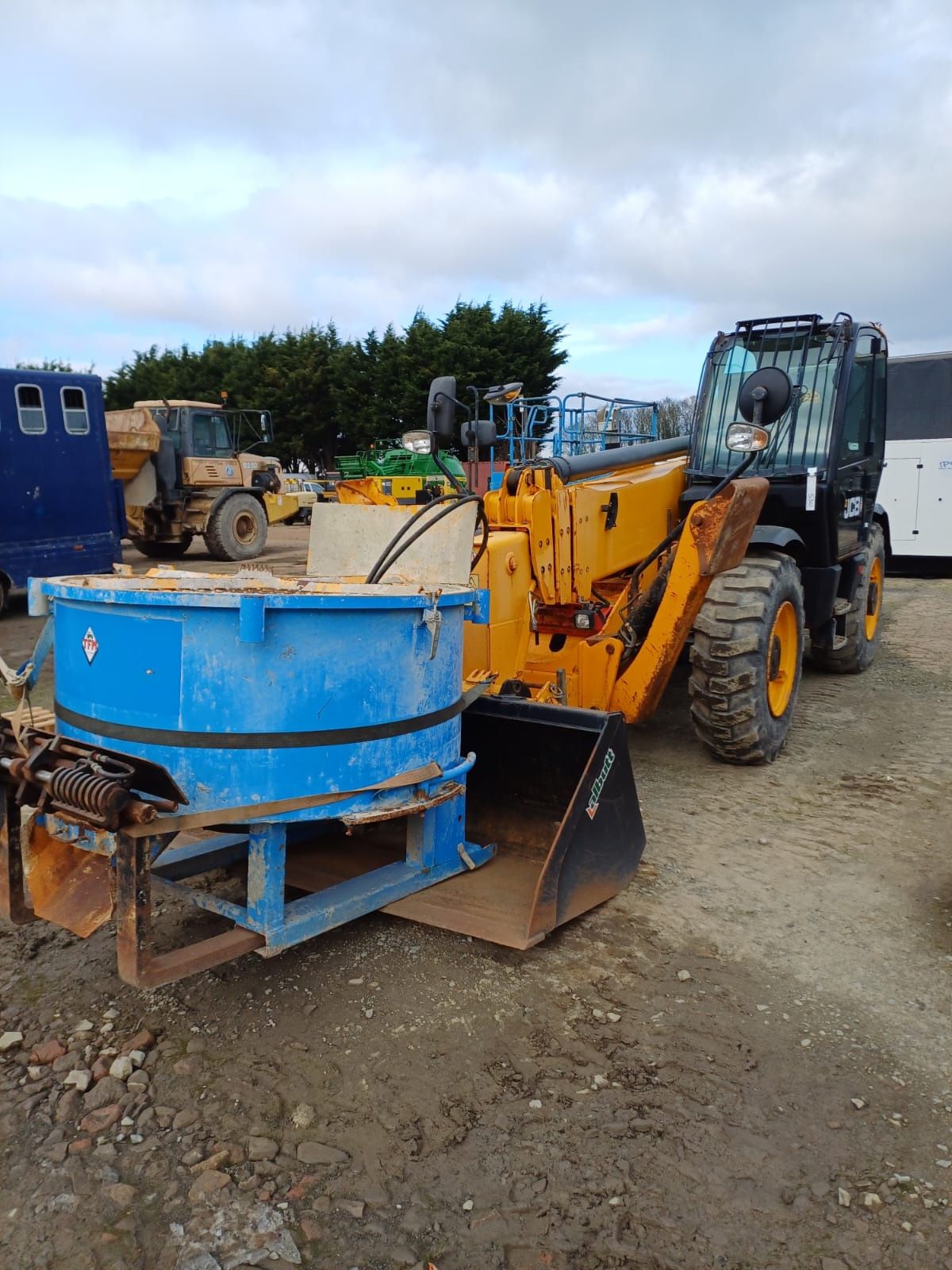 Incarcator frontal JCB 540-170