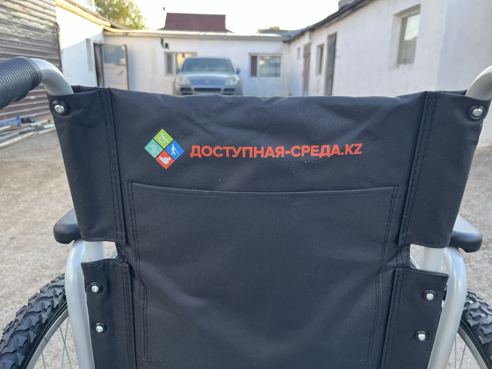 Продам инвалидную коляску новую