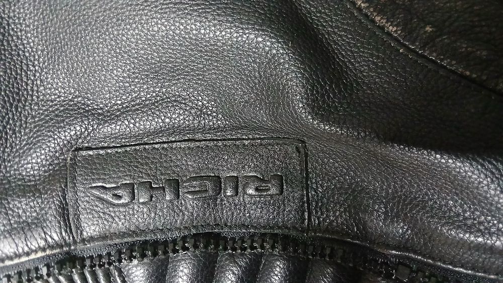 Pantaloni de piele căști moto