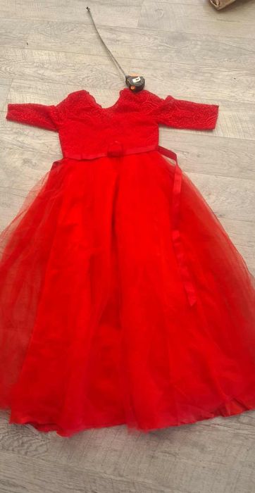 Rochiță lungă, geaca imblanita, blugi