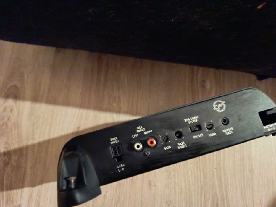 Subwoofer plus statie