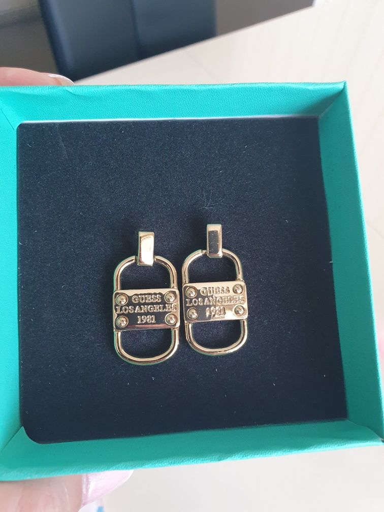 Златисти обици Guess