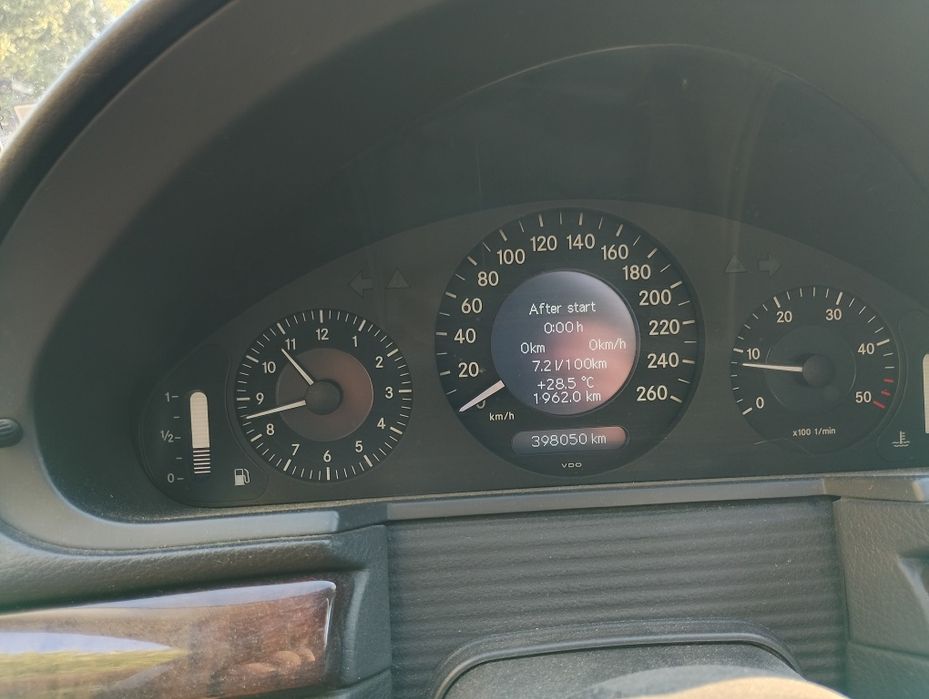 Mercedes E220 w211 на части