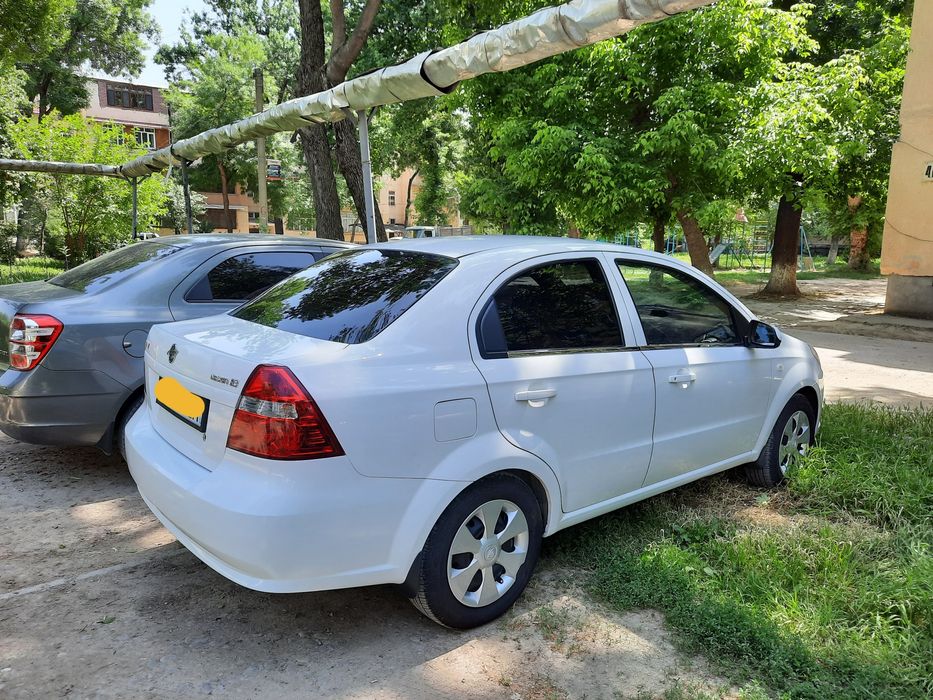 Nexia 3 sedan oq ranli srochna