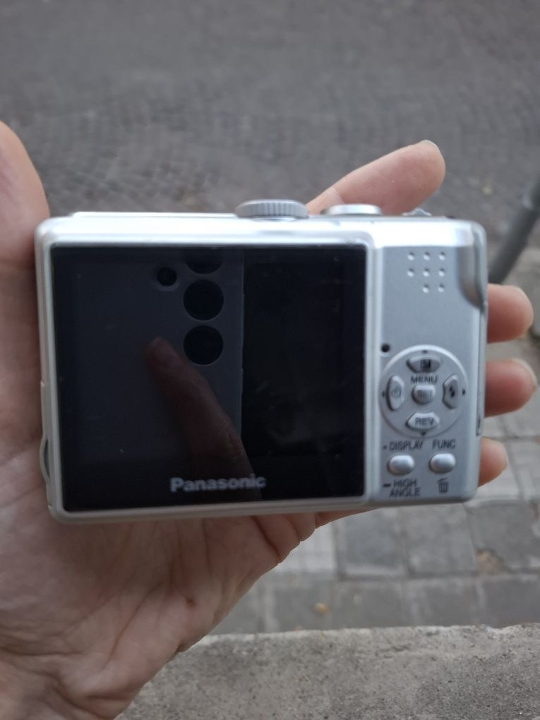 Компактен дигитален фотоапарат PANASONIC LUMIX LS75