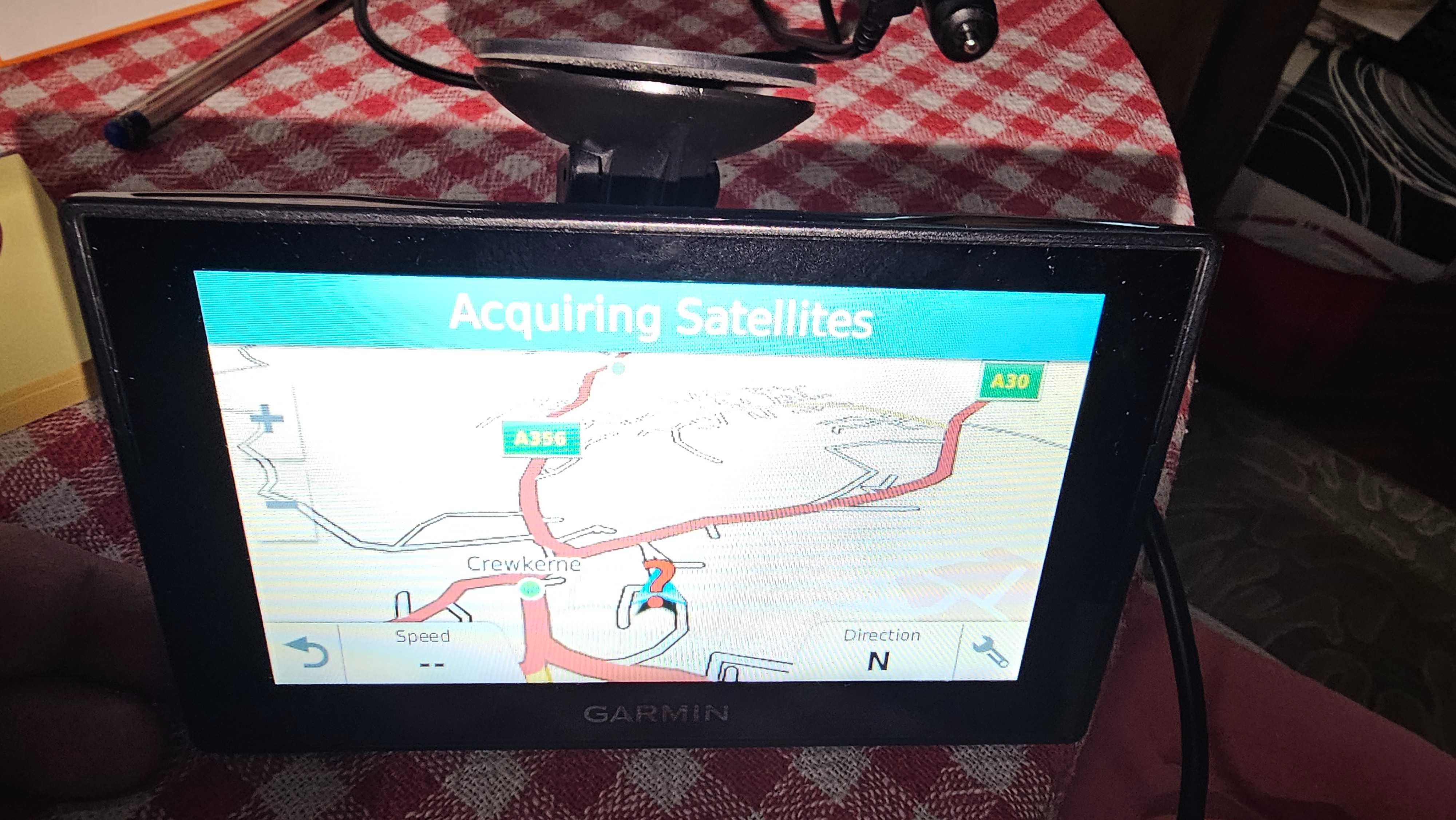Навигация Гармин GARMIN Drive Smart 50 LM с зарядно за кола и стоика