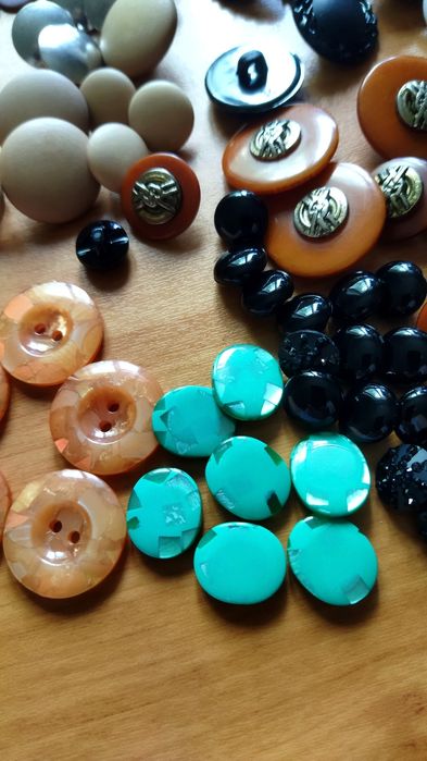 Пуговицы разные разного размера