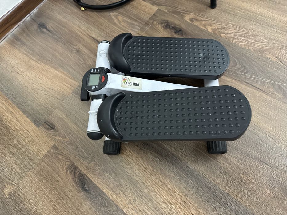 Продам степпер в хорошем состоянии, цена окончательная 10000 тенге