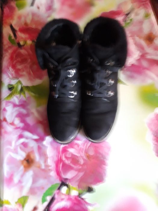 Продаются женские ботинки б/у размер 40 в отличном состоянии