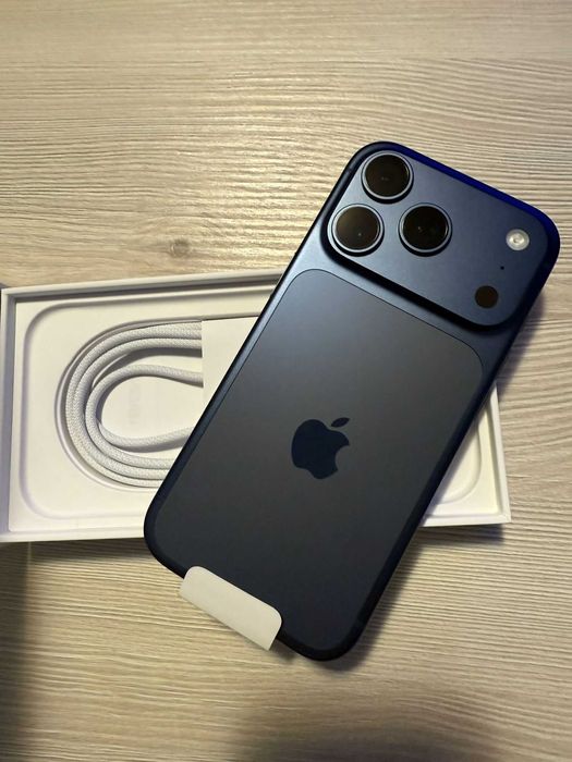 Vand Iphone 17 Pro 256Gb Deep Blue Neactivat