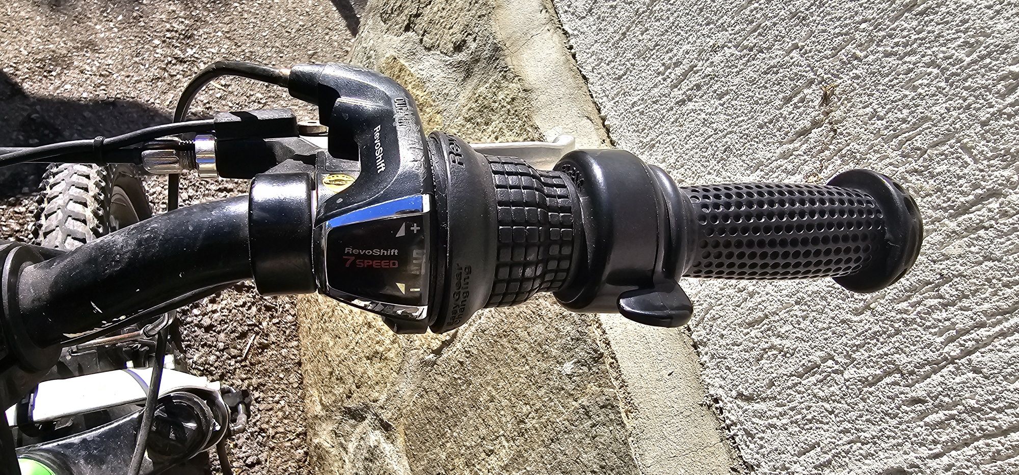 Детско електрическо колело велосипед Specialized 20 инча