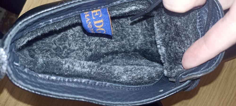 Мужская обувь продается