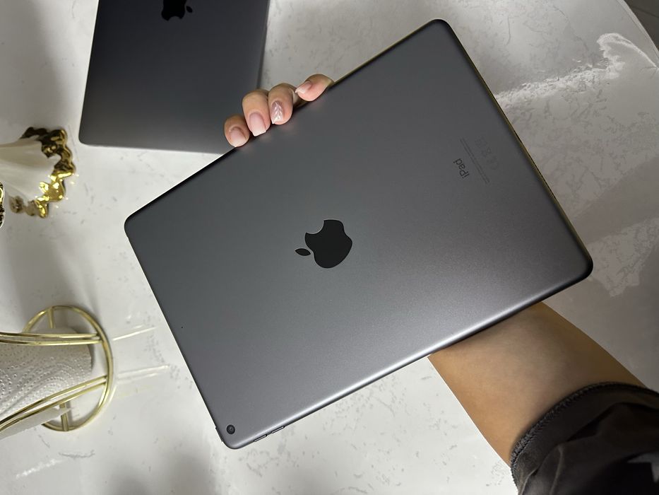 Продам Ipad 8 поколения