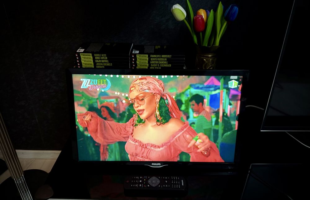Televizor LED Philips 56 cm Full HD, Clasa A pentru bucatarie tv led