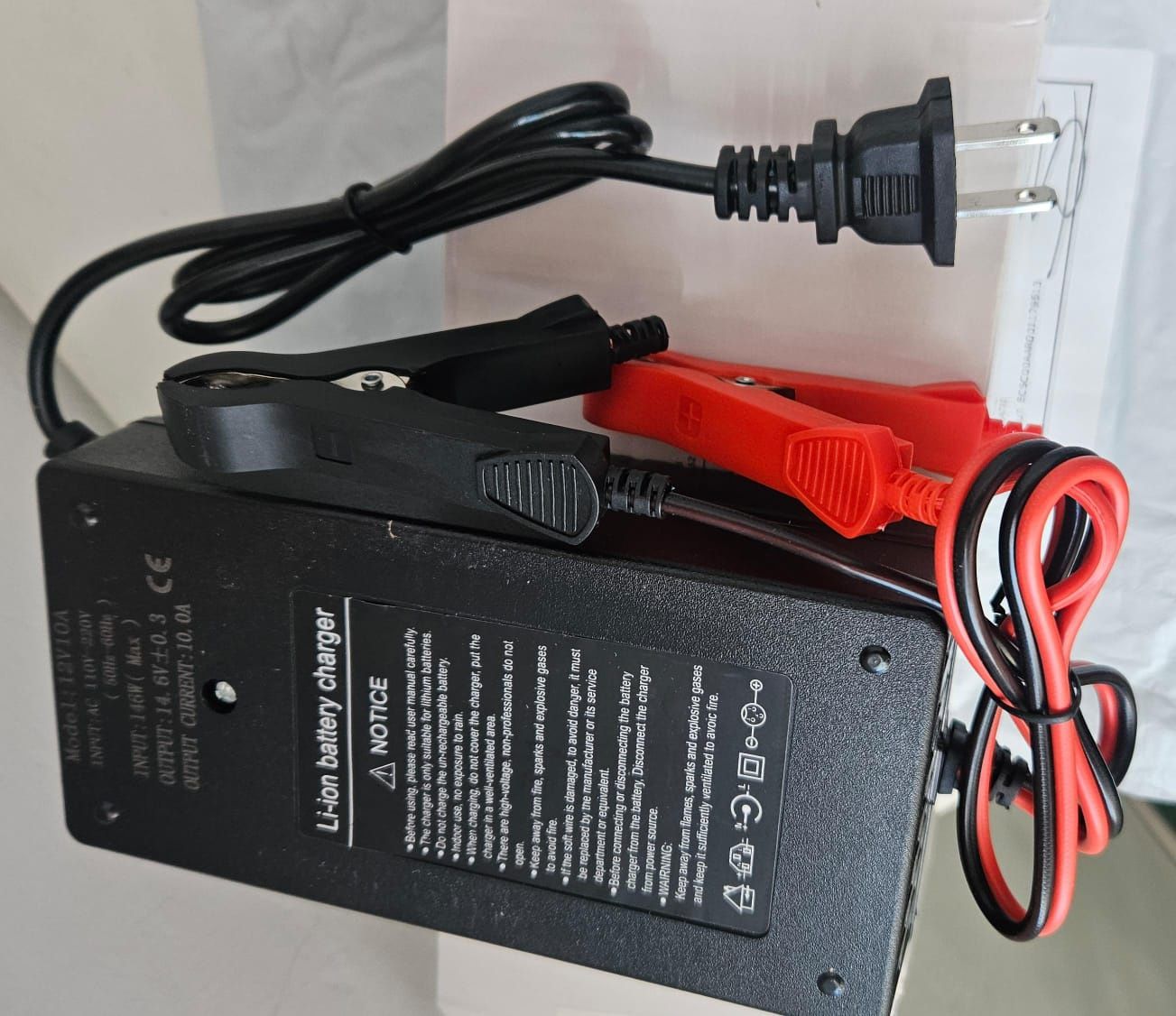 Lithium LiFePO4 Redresor 10A baterii 14,6v - reducere - pret fix