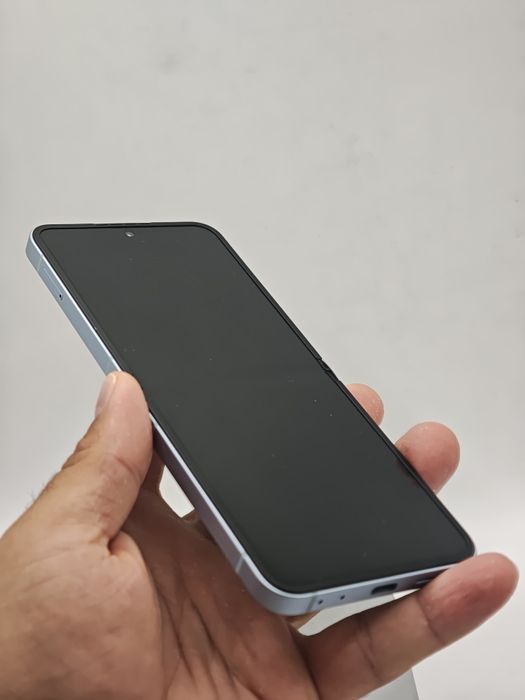 Samsung Galaxy Flip 6 5G