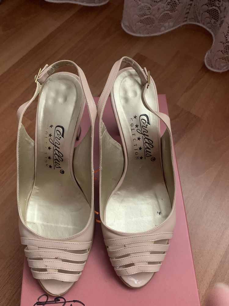 Pantofi din piele