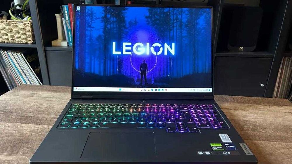 Геймърски лаптоп Legion Pro 7i Gen 9 (16″ Intel)