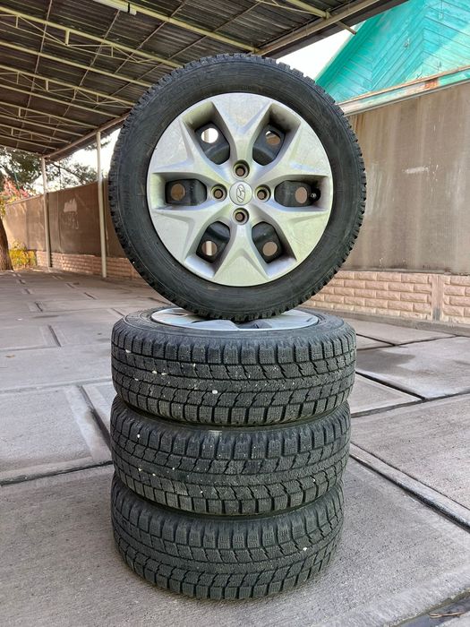 Продам зимние покрышки липучка  б/у