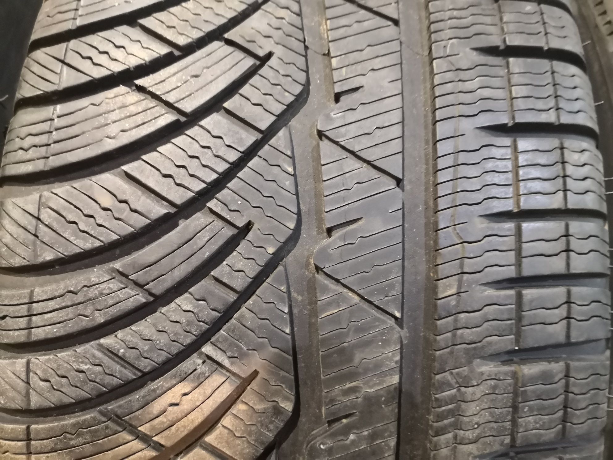 225 45 18 цола спорт пакет задни 245 40 18 Michelin dot 20