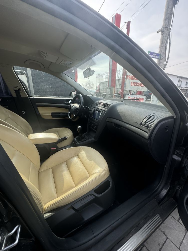 SKODA OCTAVIA 2.0 TDI incalzire in scaune/faruri automatesenzori parca
