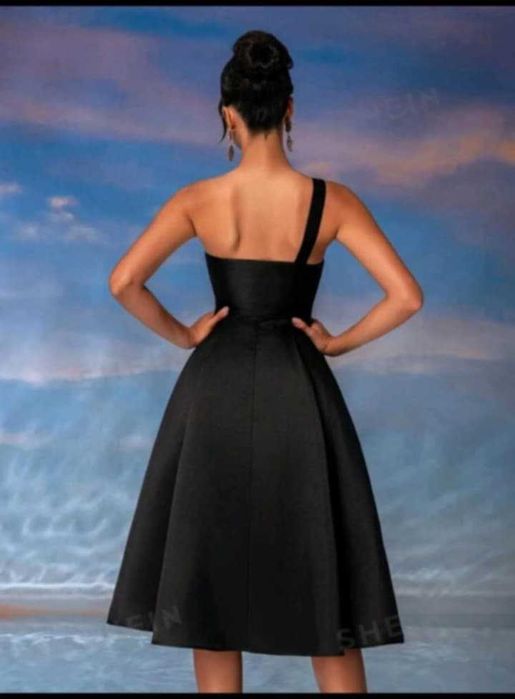 Vând rochie damă nouă