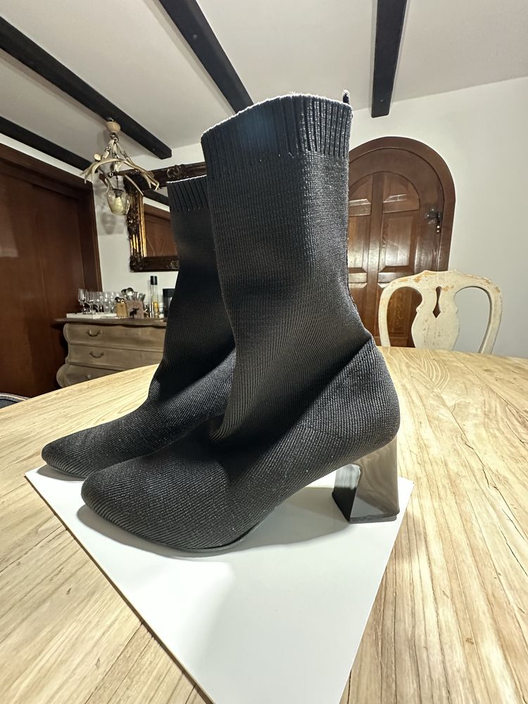 Cizme de dama marca Zara