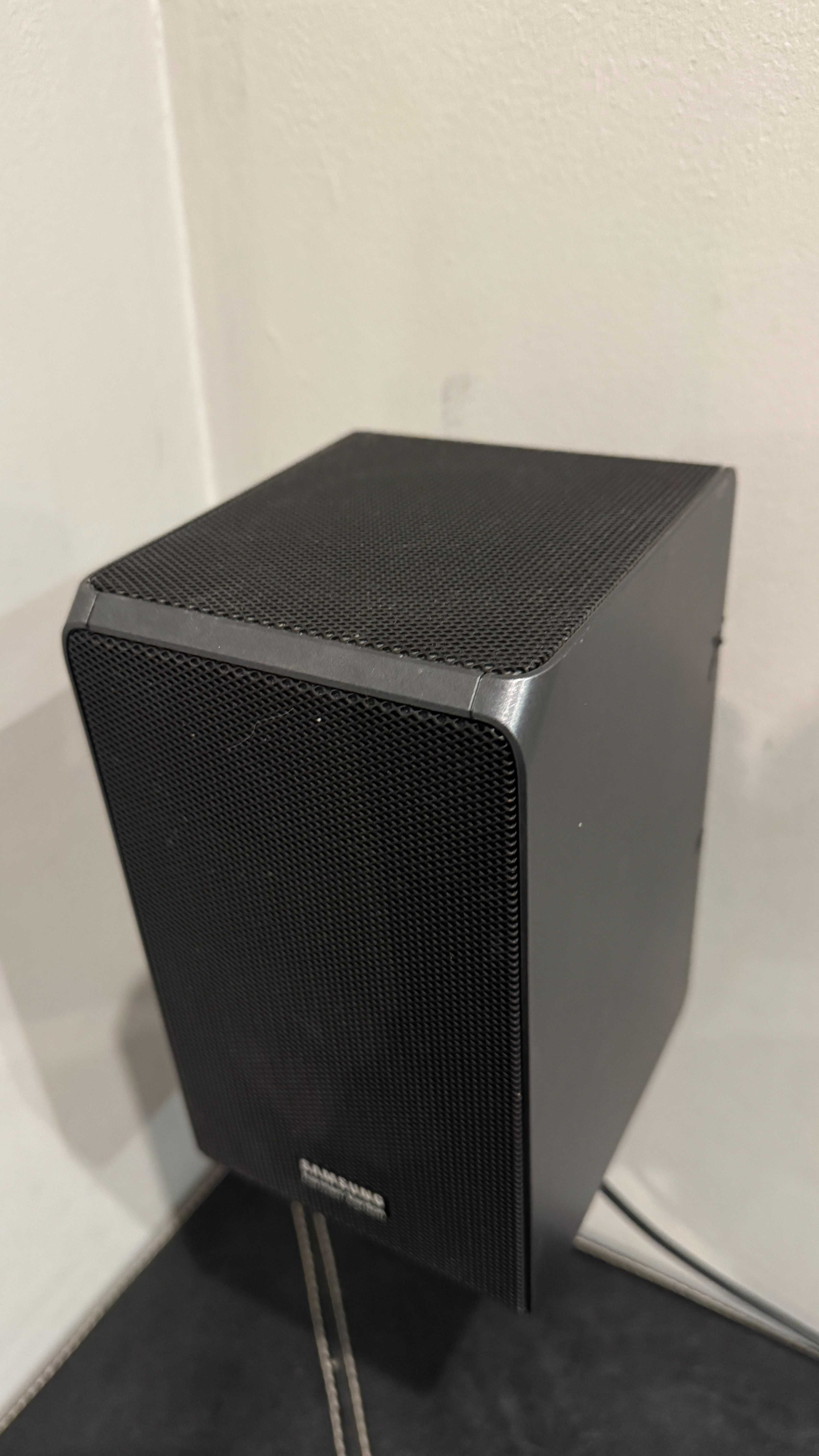 Продавам Samsung Q90R