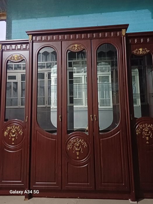 Сервант хамда трюмо сотилади