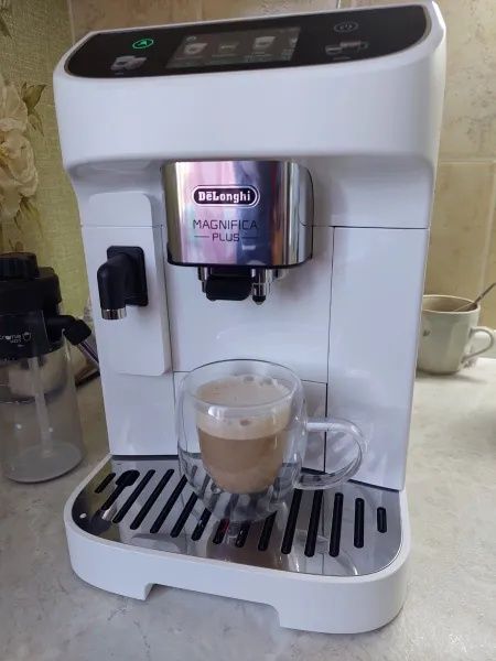 Кофемашина DeLonghi Magnifica Plus ECAM320.60.B / W