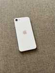 IPhone SE много запазен