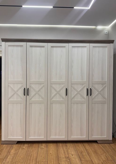 Шкаф большой продам