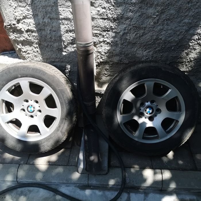Jante BMW r 16 cu tot cu cauciucuri de iarna. (pentru  e60)
