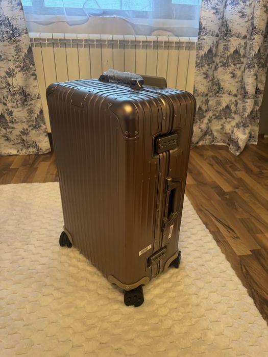 RIMOWA Куфар 69x44x27,5см  цвят:титаниум