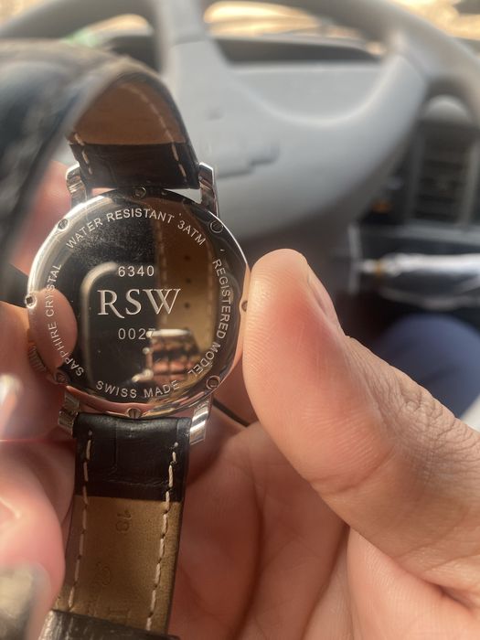 продаю часы новый