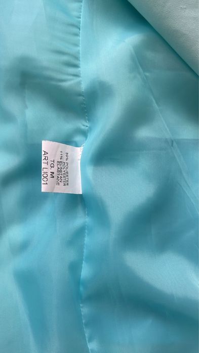 Брючной костюм отличного качества