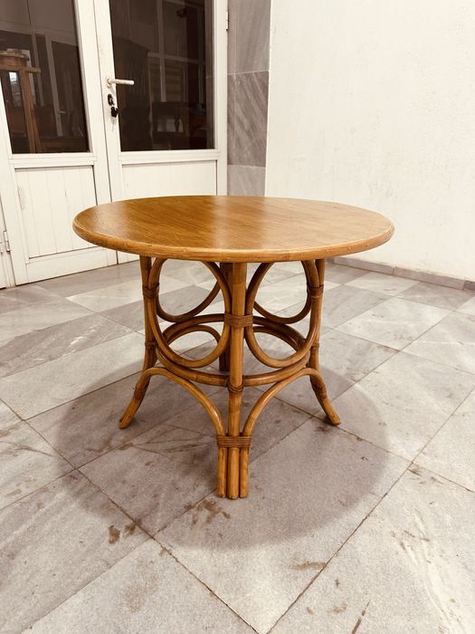 Ретро ратанова маса с дървен плот-отигинален винтидж дизайн 1960-80 г.