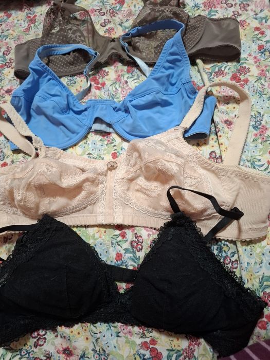 Продавам сутиени 75б