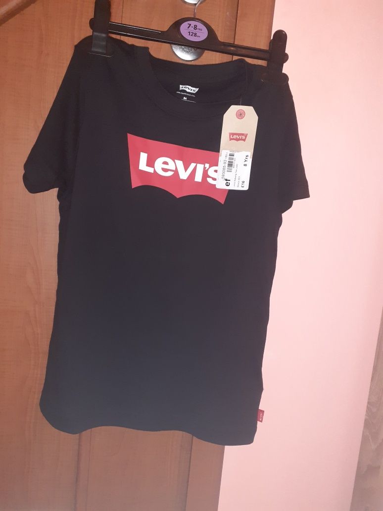 Оригинална тениска Levi's 7 - 8 год НОВА