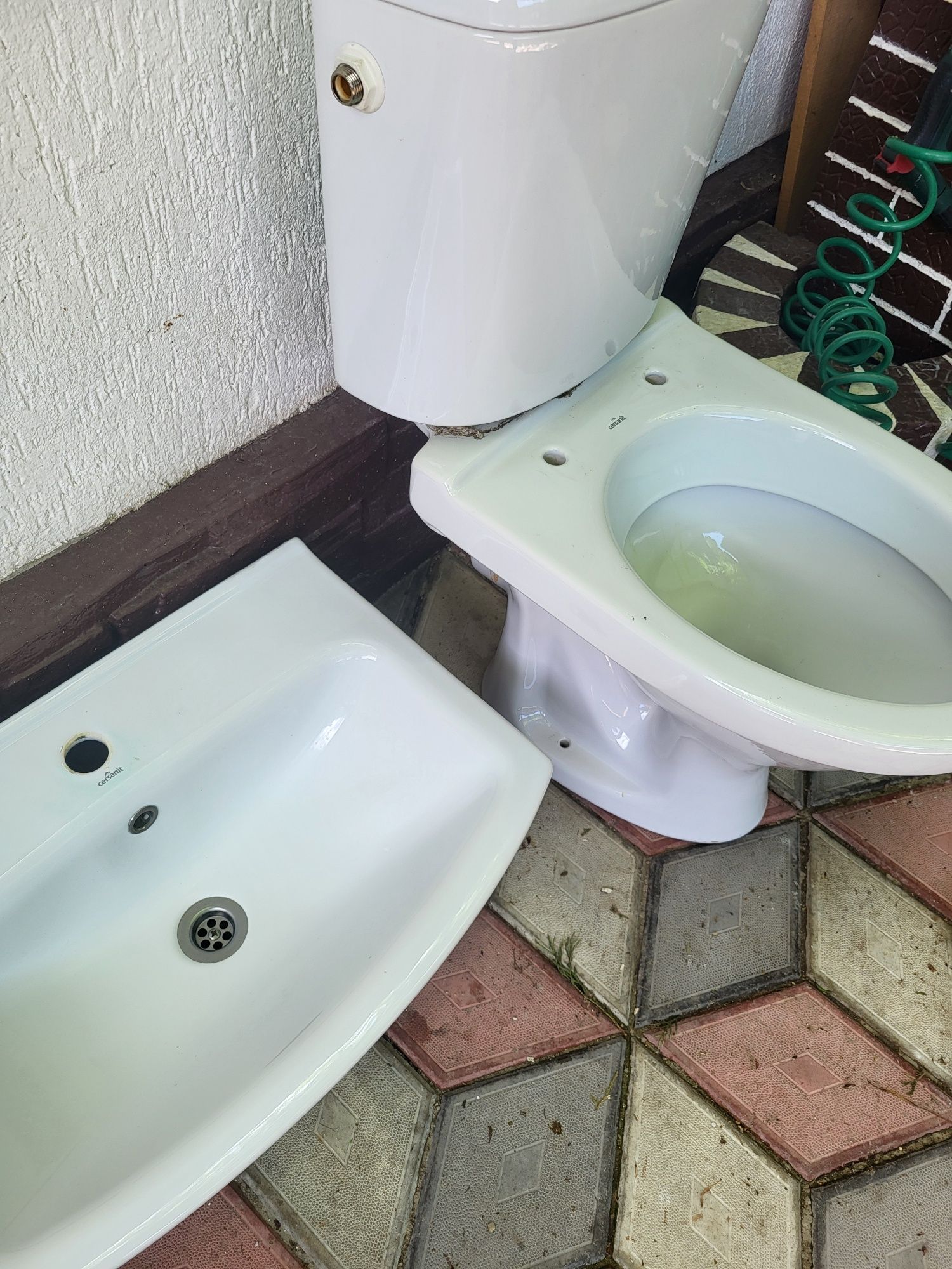 Vând chiuveta și wc