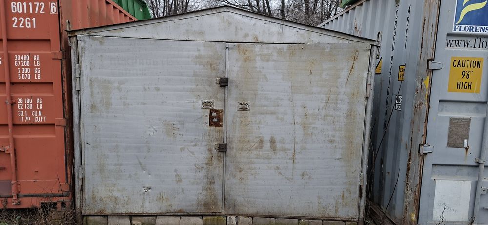 Продам срочно металлический гараж . Размер 3 м × 5.5 м.