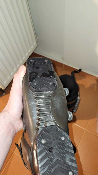 Vand sau schimb Clapari Schi HEAD marimea 42-43